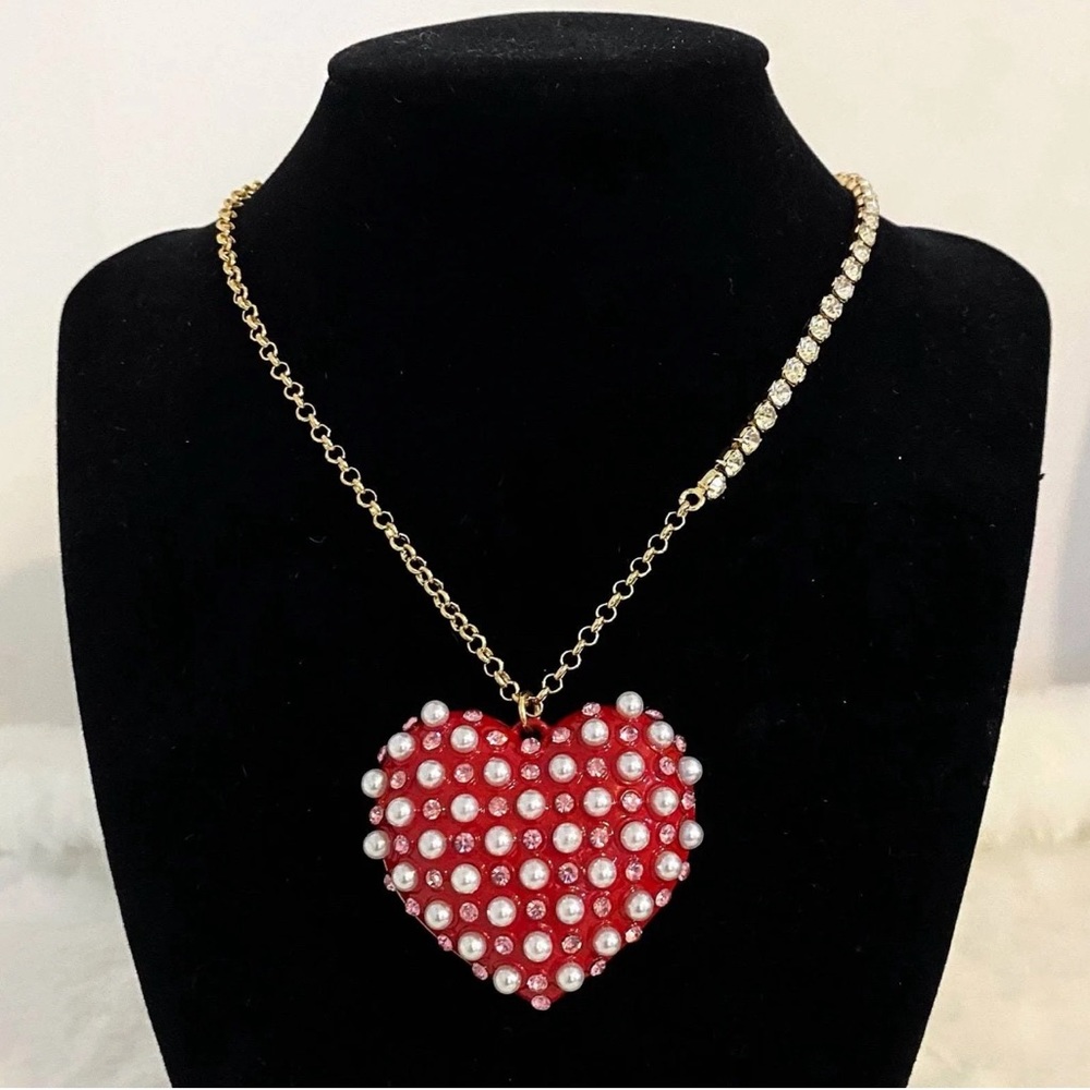 NWT Betsey Johnson Red Heart Pearl Rhinestone Accent Necklace